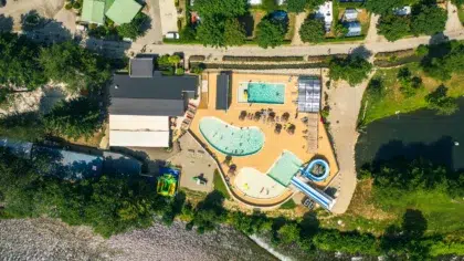 Group 11 Copyright VDEC DRONE LES GROTTES 15 1