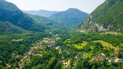 Startseite 5 Copyright VDEC DRONE LES GROTTES 2 1