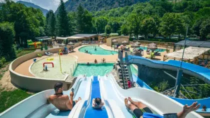 Wasserpark 11 Copyright VDEC LES GROTTES 138 2