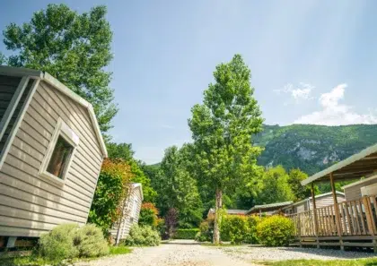 Rentals 5 Copyright VDEC LES GROTTES 186