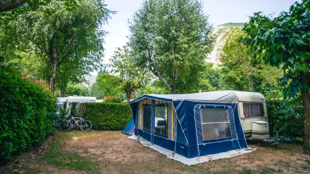Copyright VDEC LES GROTTES 207