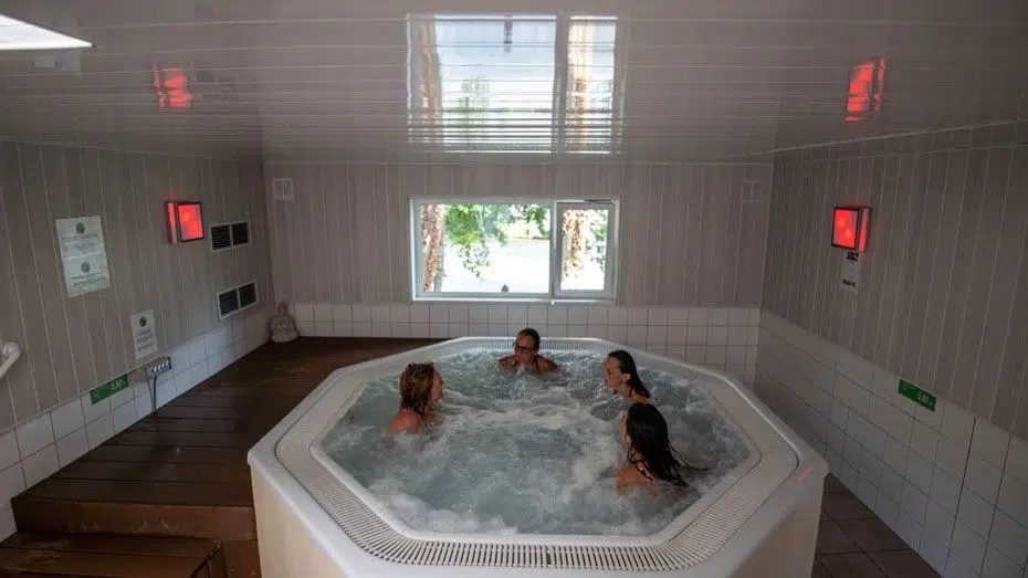 jacuzzi